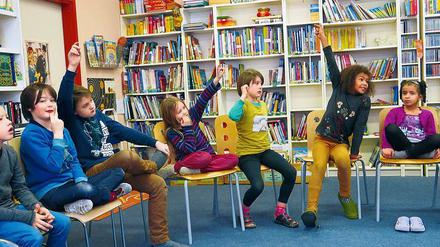 Ein Wohlfühlort ist die Schulbibliothek der Lenau-Grundschule in Kreuzberg im Laufe der Jahre geworden – und ein Ort, an dem sich Ideen entfalten können. 