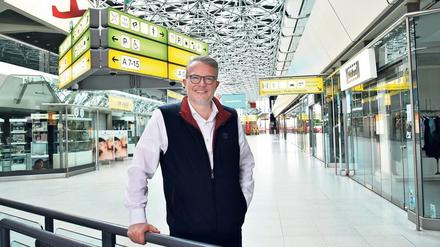 Philipp Bouteiller, Geschäftsführer der Tegel Projekt GmbH, in der Abfertigungshalle des Flughafens Tegel.