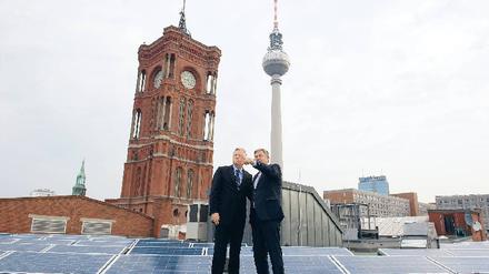 Symbolischer Beitrag. Das Rote Rathaus hat schon eine Solarstromanlage. Foto: dpa