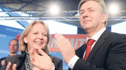 Kraft holen. NRW-Ministerpräsidentin Hannelore Kraft forderte als Gastrednerin die Berliner SPD zu Selbstbewusstsein auf. Foto: dapd