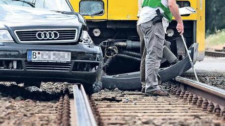 Da hat es rumms gemacht. Die BVG zählte deutlich mehr Unfälle mit Straßenbahnen als die Polizei.