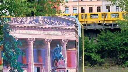 Guten Morgen Kreuzberg. In diesem Sommer kann man sich im Prinzenbad Boxen mieten (oben). Platz haben darin meist zwei Personen.
