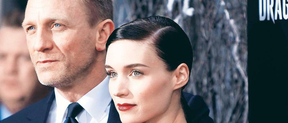 Daniel Craig (r., mit Filmpartnerin Rooney Mara) bei der Premiere von "Verblendung"