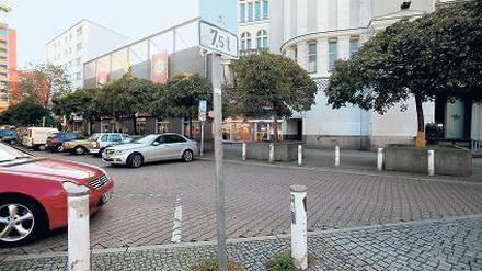 Parkplatz an Rennstrecke: Der Nollendorfplatz in Schöneberg. Liebe Leserinnen, liebe Leser, bitte klicken Sie hier, um zu kommentieren, zu kritisieren und Verbesserungsvorschläge für den Nollendorfplatz zu machen. Wir wünschen eine spannende Debatte!