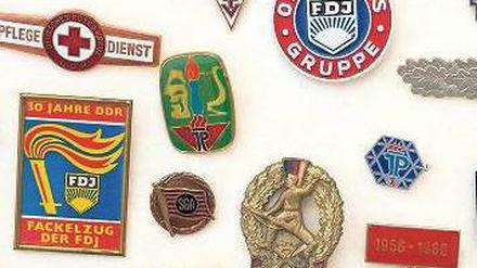 Andere Seiten der Medaillen. An Auszeichnungen herrschte kein Mangel in der DDR.