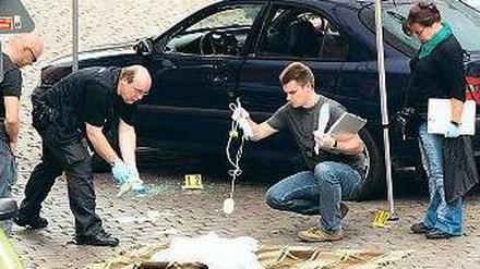 Kugelhagel. Zwei Frauen starben beim Anschlag in der Kolberger Straße. Foto: dapd