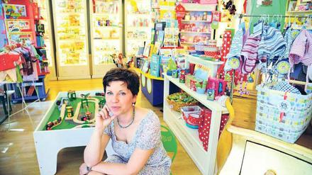 Frustriert. Beatrice Posch vom Spielzeugladen „Die kleine Gesellschaft“ muss jeden Tag für Kredite und Versicherungen zahlen - obwohl ihr Laden noch nicht eröffnet ist. 