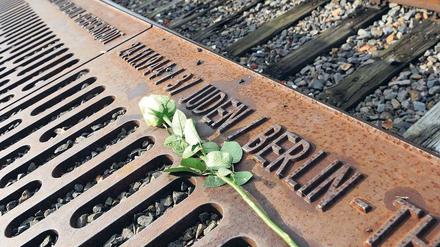Weg in den Tod. Bei der Gedenkfeier zum 71. Jahrestag der ersten Deportation von Juden vom Bahnhof Grunewald werden neben Zeitzeugen auch Schüler erwartet. Foto: dpa