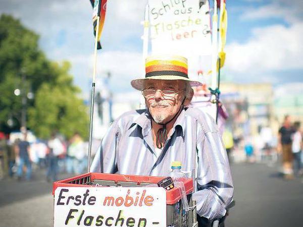 Initiativen für Berliner Bedürftige: Die Pfandkönige