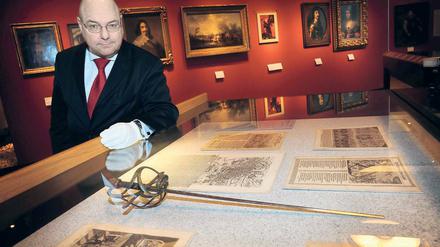 Weiß alles über Wallensteins Schwert im Deutschen Historischen Museum: Sven Lüken, Leiter der Waffensammlung. 