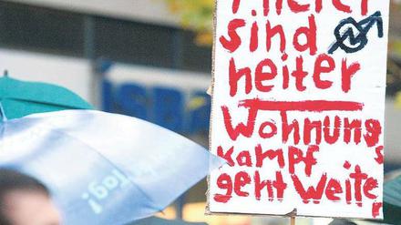 Auf der Straße. Steigende Mieten und der zunehmende Druck auf dem Wohnungsmarkt werden zur sozialpolitischen Herausforderung – und rufen Proteste hervor, wie am vergangenen Sonnabend in Berlin, Hamburg und Freiburg.