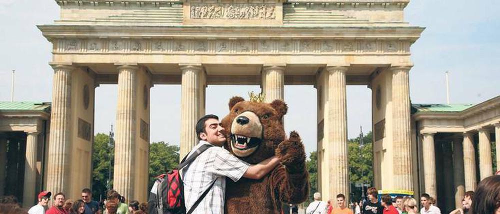 Berlin liebt dich. Oder nicht? Mit City Tax und Beschränkungen für Ferienwohnungen werden die Zeiten für Touristen rauer. 