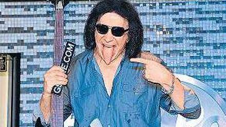 Zungenlänge voraus. Kiss-Bassist Gene Simmons im Hard-Rock-Café. Foto: Geisler