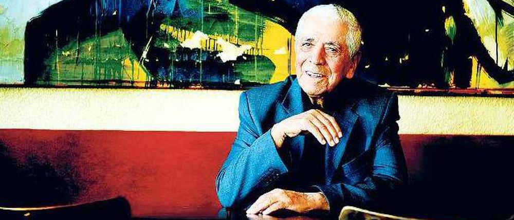 Mister Döner Kebab. Für den Transfer einer türkischen Luxusspeise als Fastfood in die westliche Welt schon geehrt: Kadir Nurman starb jetzt im Alter von 80 Jahren. 