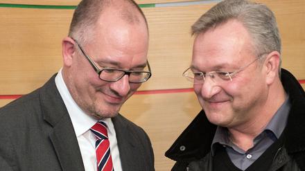 Jan Stöß (links), SPD-Parteichef in Berlin, ärgert sich über Äußerungen des Berliner CDU-Chefs Frank Henkel. 