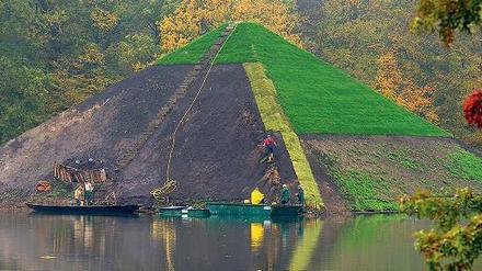 Eine Pyramide für Fürst Pückler. Das Grabmal im Park von Schloss Branitz wird restauriert.