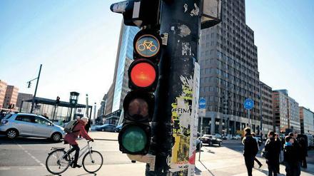 Große Innenstadtkreuzungen eignen sich nicht für den „Idaho-Stop“. Aber vielleicht für einen Radfahrer-Grünpfeil? Grüne und Teile der SPD sind dafür.