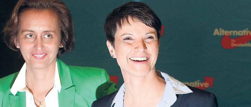 Die Berliner Landeschefin der AfD, Beatrix von Storch (links), und Bundesvorsitzende Frauke Petry hoffen auf den nächsten Wahlerfolg im September in Berlin. 