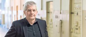  Roland Jahn (62) ist seit Frühjahr 2011 Bundesbeauftragter für die Stasi-Unterlagen. Er war in der DDR-Opposition aktiv und wurde 1983 gegen seinen Willen ausgebürgert. 