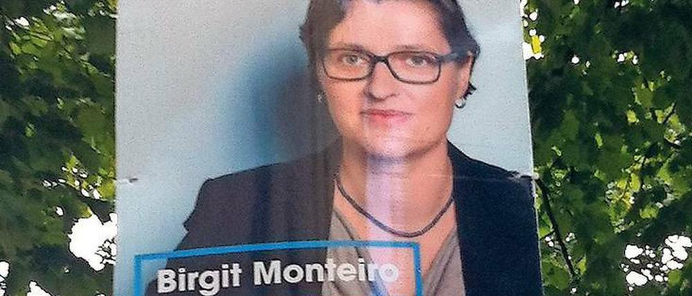 Botschaft mit Kanten. Zumindest Lichtenbergs Bürgermeisterin Birgit Monteiro versteht ihr Plakat.