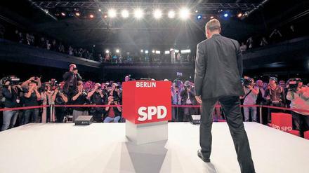Bühne der Macht. Michael Müller hat mit der Berliner SPD nur 21,6 Prozent der Wählerstimmen erzielt. Parteiintern sind viele damit unzufrieden. 