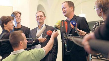 Reden, bitte! Klaus Lederer (Die Linke), Berlins Regierender Bürgermeister Michael Müller (SPD) und der Grünen-Landesvorsitzende Daniel Wesener (von rechts).