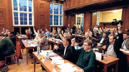 In den Bezirksparlamenten, wie hier in Treptow-Köpenick, wurden am Abend Bezirksbürgermeister und Stdaträte gewählt. Es gab auch Überraschungen.
