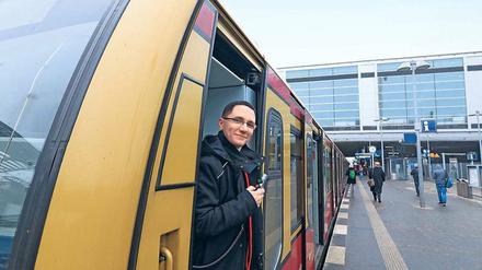 Bitte recht freundlich. Volker Schauffel, Lokführer bei der S-Bahn, ist für seine netten Ansagen unter Fahrgästen bekannt.