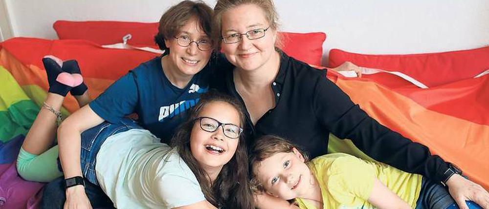 Eine ganz normale Familie. Katja und Hilke Warnecke mit ihren Töchtern. 