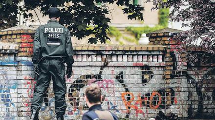 Die Reduktion von Polizeibeamten sei nicht der richtige Weg, um Straftaten zu verhindern, sagt der FDP-Abgeordnete Marcel Luthe.