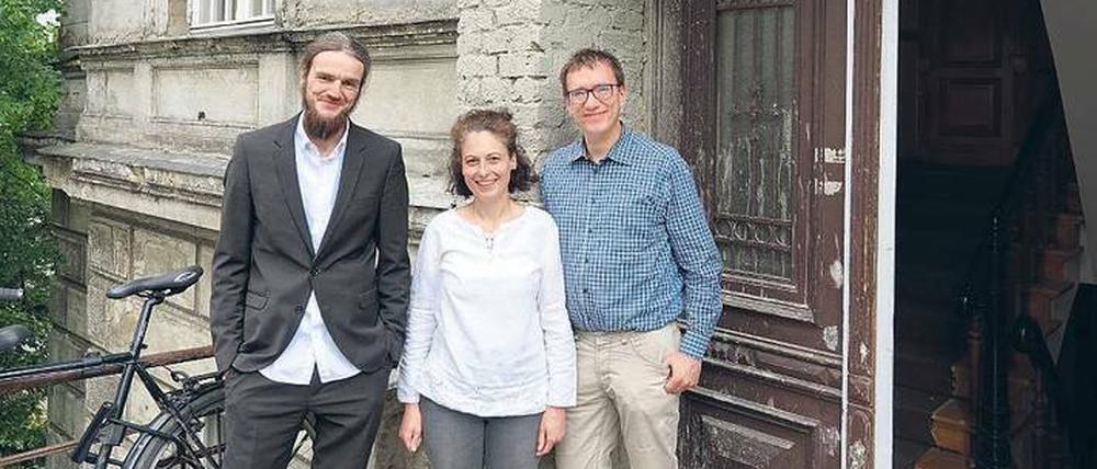 Lesen und lesen lassen. Das Team der Lettrétage aus Katharina Deloglu (M.), Tom Bresemann (l.) und Moritz Malsch.