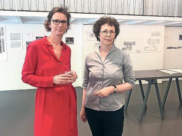 Sie haben noch viele Ideen. Kuratorin Esther Cleven (li.) und Direktorin Annemarie Jaeggi im Haus Hardenberg. 