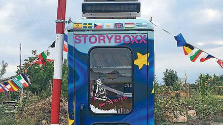 Die Storyboxx steht neben den Gemeinschaftsgärten. 