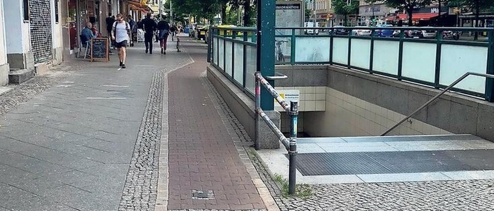 Ende einer Gefahrenstelle. An der Frankfurter Allee haben Radfahrer künftig mehr Platz.