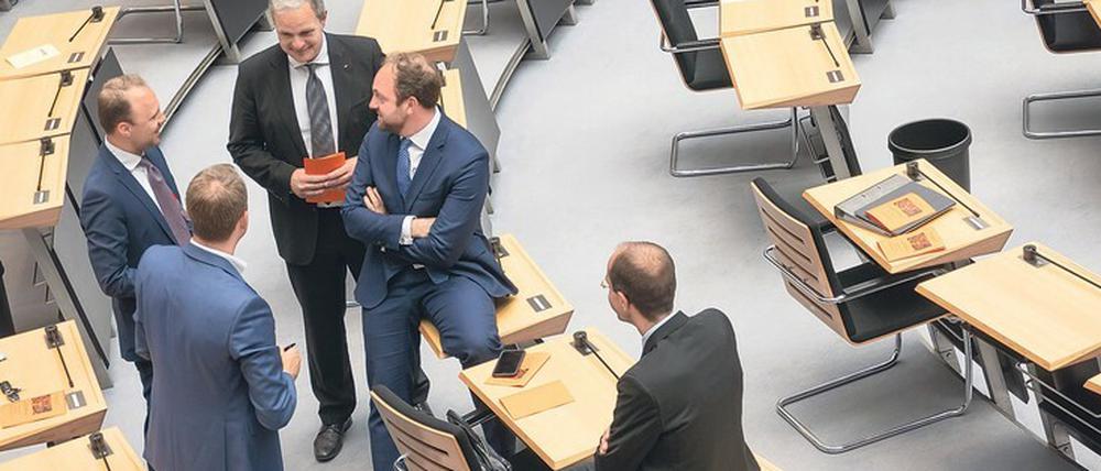 Vertraute Männerrunde. Besonders großen Nachholbedarf beim Geschlechterverhältnis hat die CDU-Fraktion im Abgeordnetenhaus.