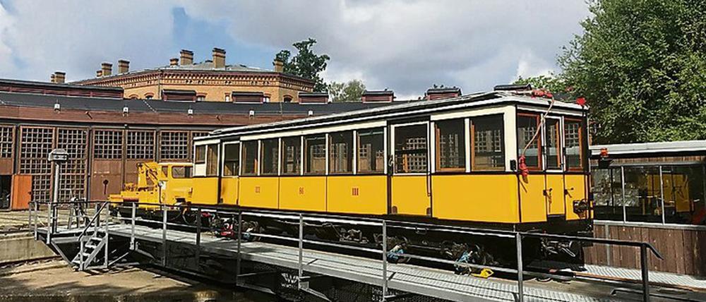 Der Triebwagen „86“ fuhr zum ersten Mal 1908 durch die Stadt.