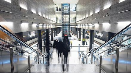 Hell und luftig. Für den neuen Bahnhof Unter den Linden werden 50 000 Umsteiger pro Tag erwartet.