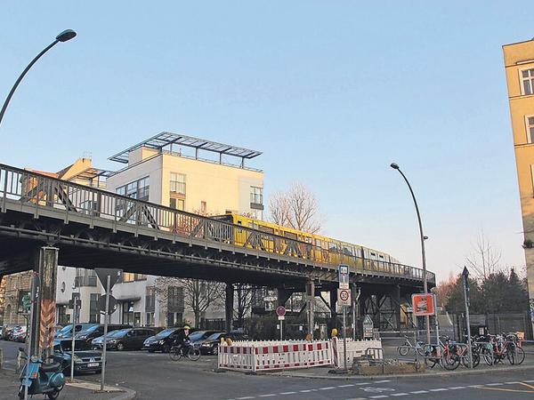 Das Tunnelhaus hat uns das Leben gerettet“: Als die U-Bahn mitten durch ein  Berliner Mietshaus fuhr