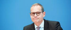 Regierungschef Michael Müller (SPD) ist wohl zum Ende seiner Amtszeit in eine handfeste Justizaffäre verwickelt.