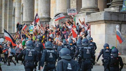 Schreckensszenario: Am 29. August 2020 versuchten radikale Demonstranten einen Sturm auf den Reichstag.