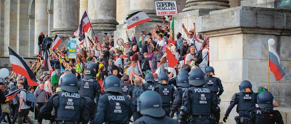 Schreckensszenario: Am 29. August 2020 versuchten radikale Demonstranten einen Sturm auf den Reichstag.