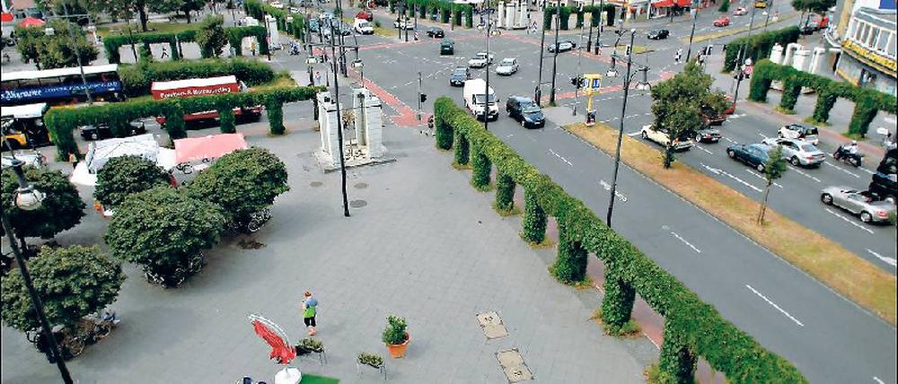 Berlin: KURT-SCHUMACHER-PLATZ