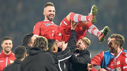 Hochgefühl. Im März 2016 gelingt Köhler gegen Eintracht Braunschweig ein strahlendes Comeback als Schlüsselspieler.