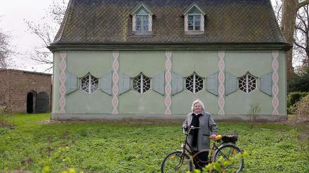 Die Türöffnerin. Erst über Eva-Marie Verleih, die damals noch im Teezubereitungshaus wohnte, kamen die beiden Potsdamer Autorinnen Francisca Drechsler und Barbara Rohm auf die Spur derer, die in Potsdams Weltkulturerbe leben. 