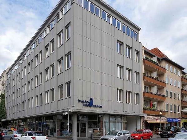 Im Budgethotel „Smart Stay“an der Wilmersdorfer Straße in Charlottenburg wurde einer der Ausbrecher, Ulrich Wolfgang Z. (25), am Mittwochmorgen gefasst. 