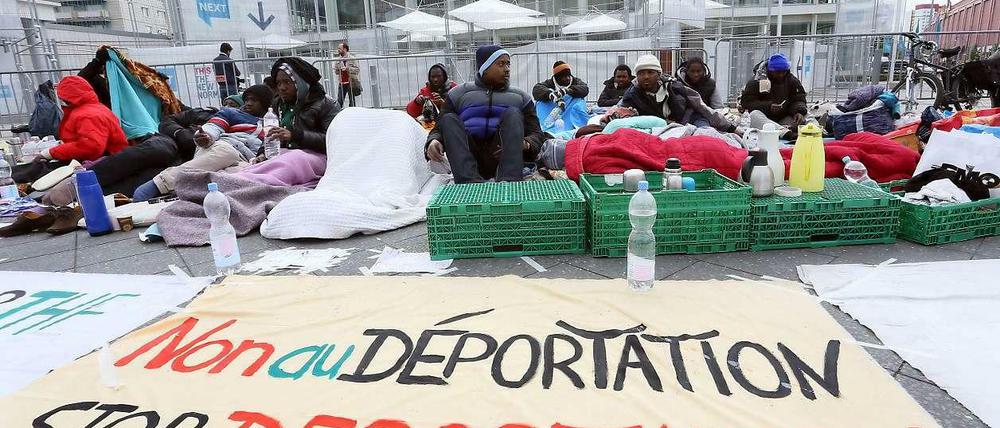 Protest am Alexanderplatz. Erneut sind Flüchtlinge in den Hungerstreik getreten.