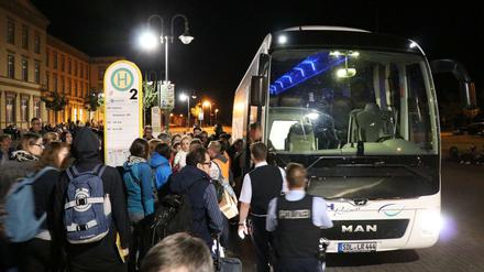 Mehrere hundert Fahrgäste mussten am Abend in Wittenberge ausharren.