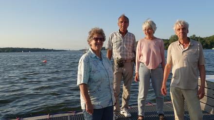 Die (unvollständige) Initiative Gewässer-Lärmschutz auf der Havel. Ganz rechts steht Christof Schaefer.
