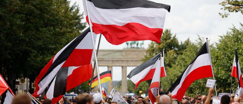 Reichsflaggen bei der Corona-Demo am 29. August in Berlin.