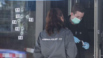 Kriminaltechniker an einem Berliner Tatort.